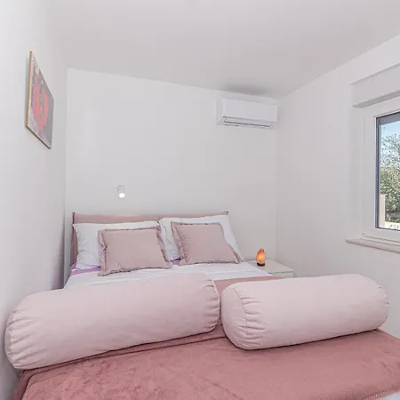 House With A Swimming Pool Bogdanovici, - 27884 Tatil Evi