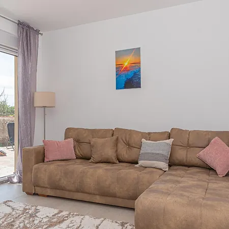 Tatil Evi House With A Swimming Pool Bogdanovici, - 27884 *